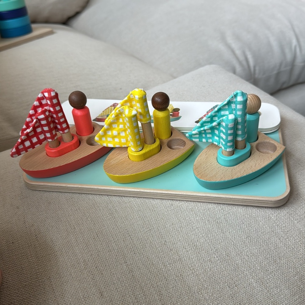 Lovevery Pattern Match Boats & Cards Set - Picture 2 of 2